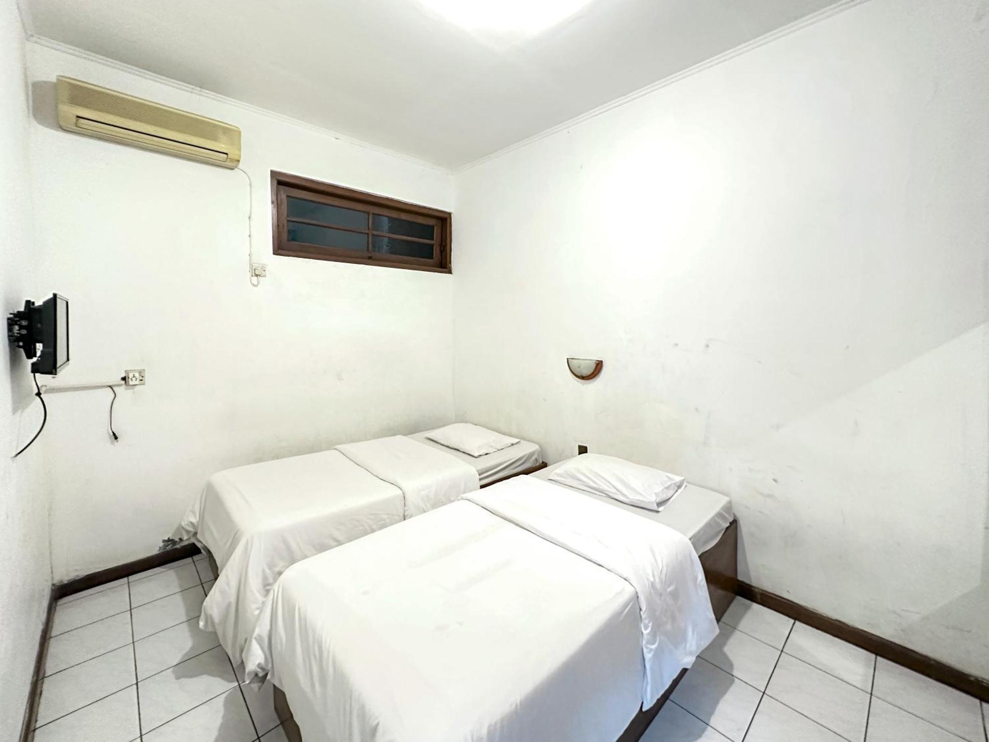 Hotel Dewi Sri Redpartner Yogyakarta Dış mekan fotoğraf