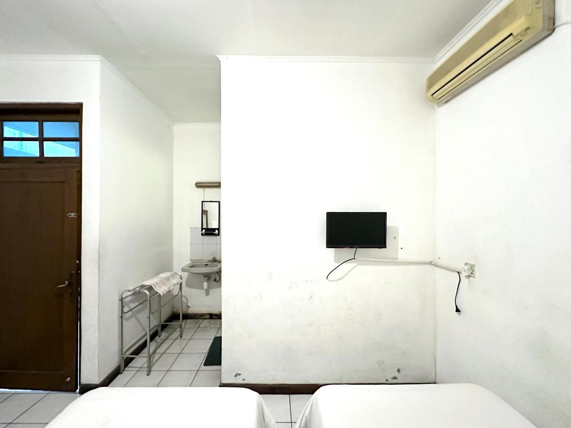 Hotel Dewi Sri Redpartner Yogyakarta Dış mekan fotoğraf