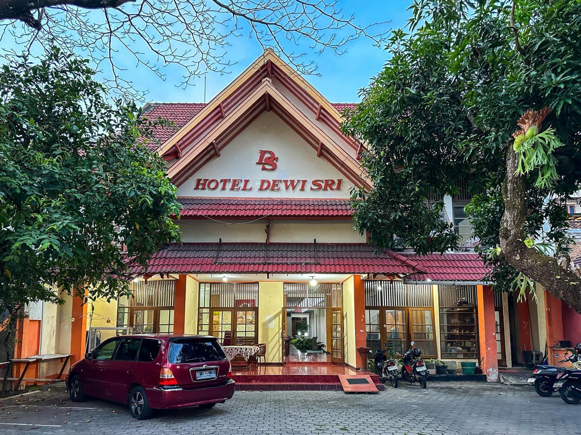 Hotel Dewi Sri Redpartner Yogyakarta Dış mekan fotoğraf