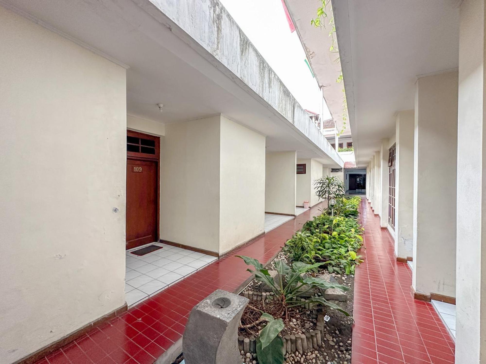 Hotel Dewi Sri Redpartner Yogyakarta Dış mekan fotoğraf