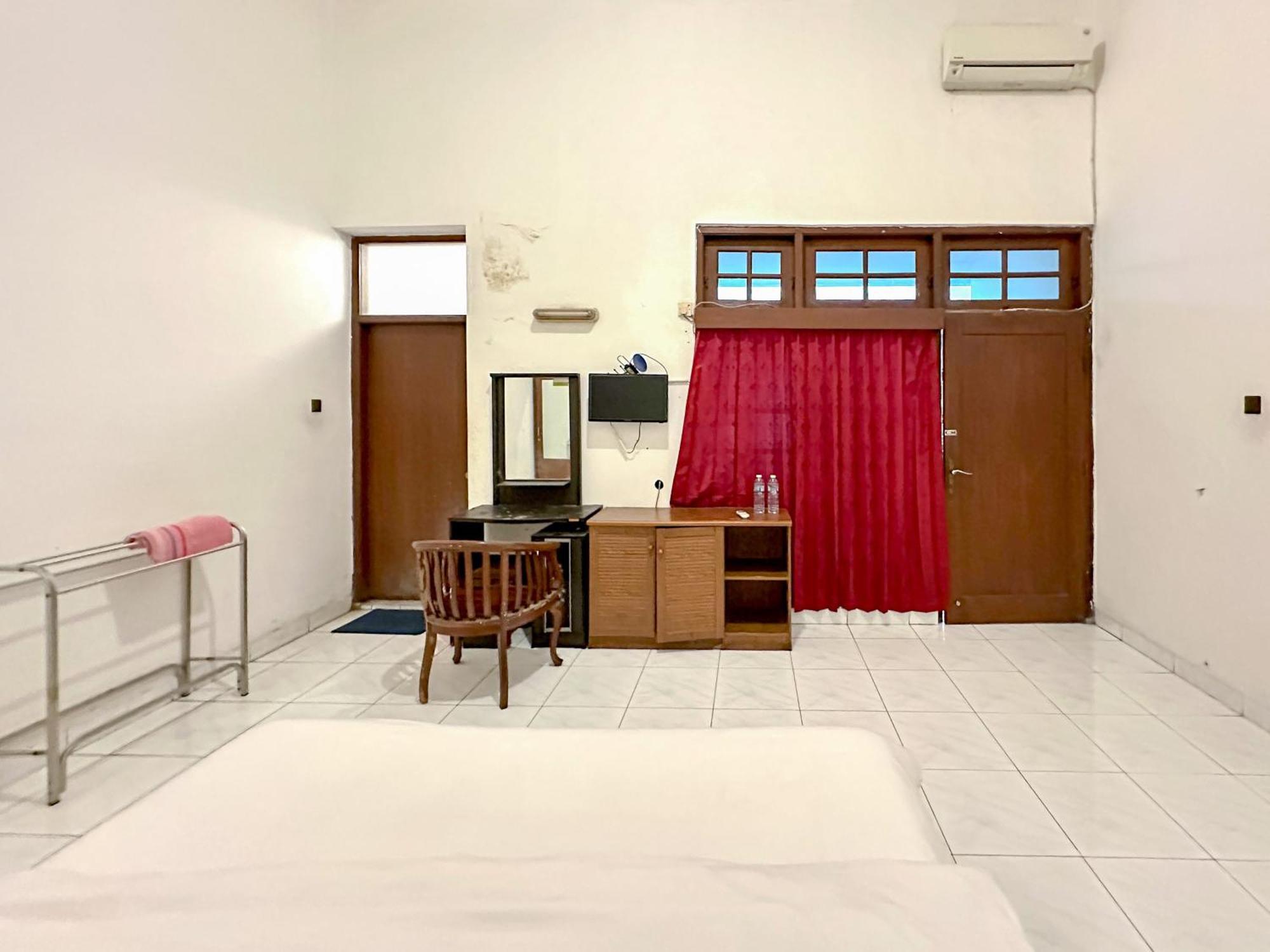Hotel Dewi Sri Redpartner Yogyakarta Dış mekan fotoğraf