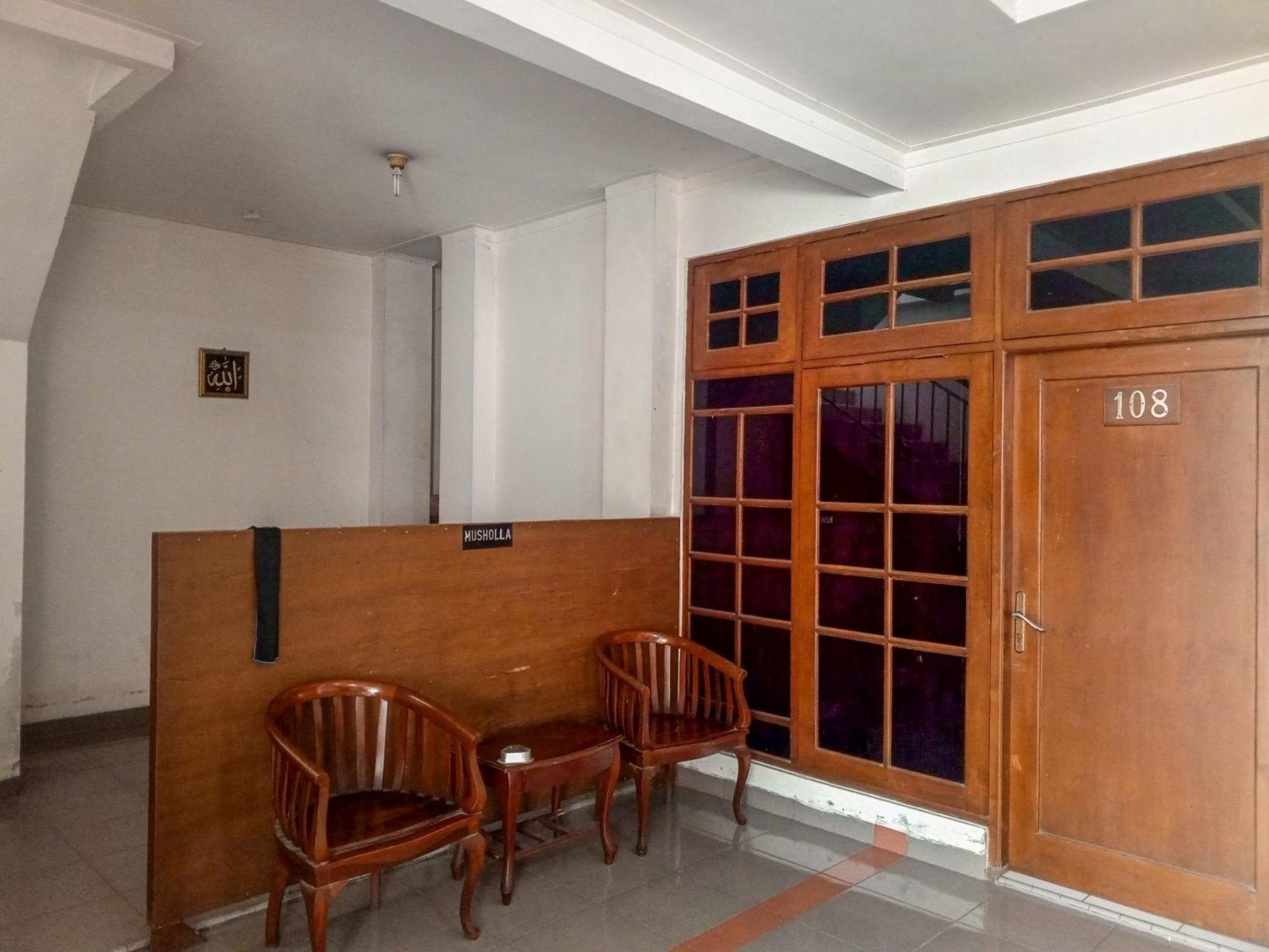 Hotel Dewi Sri Redpartner Yogyakarta Dış mekan fotoğraf